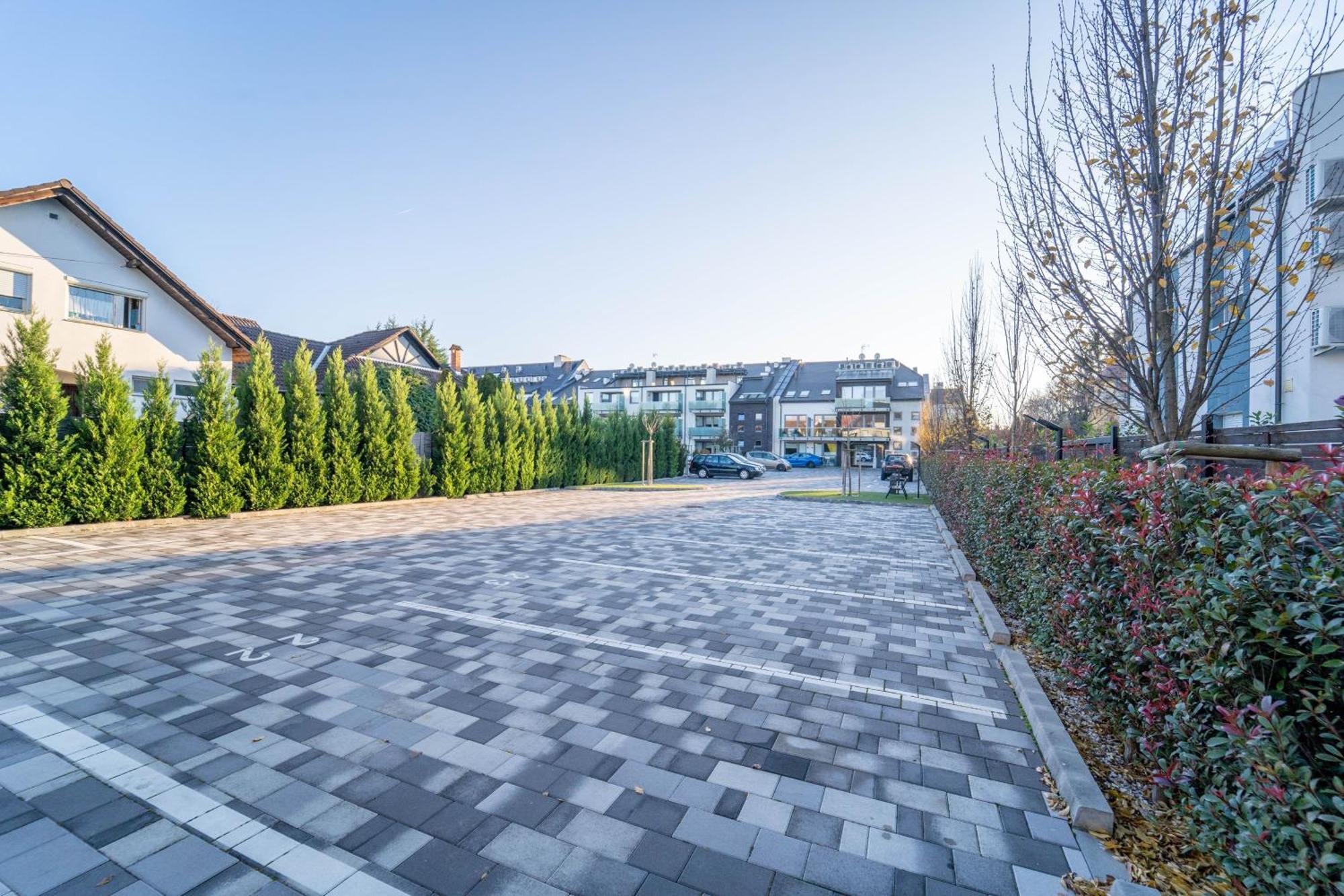 Family Apartment Sarvar